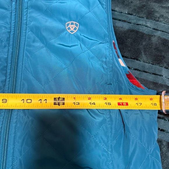 Ariat Dilon Reversible Insulated Vest color Teal size small - Picture 11 of 13